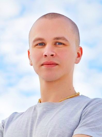Петр Колесников